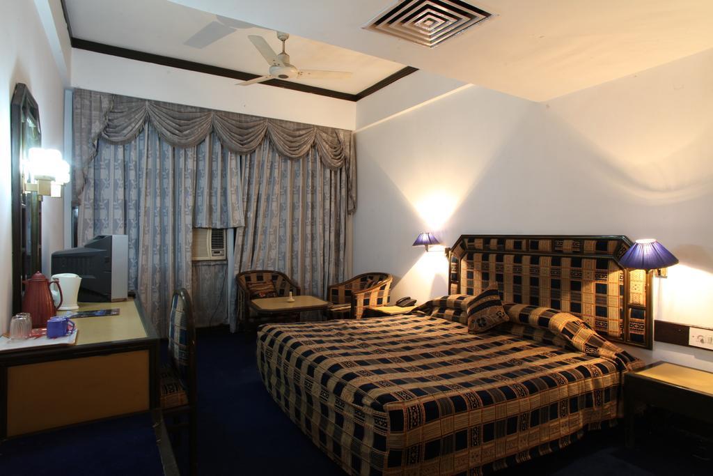 Hotel Jammu Ashok Szoba fotó